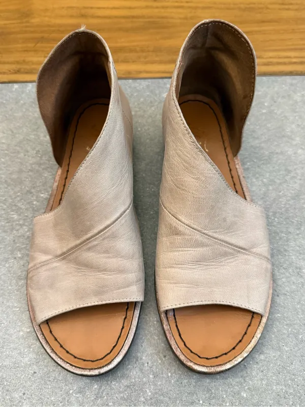Free People Mont Blanc Asymmetrical Sandal Taupe Leather Flat Size 36 EU (6 US) - Image 4