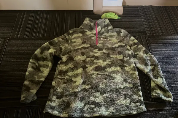 Fuzzy Pajama Set Size M - Image 2