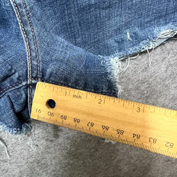 Levi's Cutoff Denim Shorts Sz 16‎ Distressed Raw Hem Mid Rise Frayed Ripped - Image 3