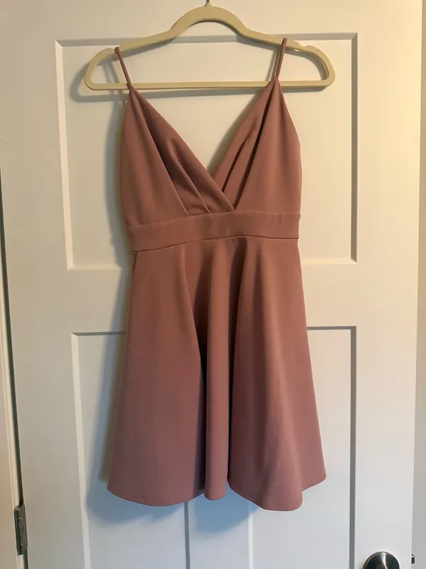 Pink dress with pockets - Image 2