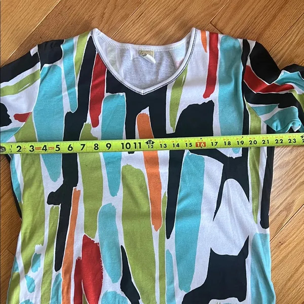 Jess and Jane Abstract Multicolor V-Neck Women's Blouse - Image 4