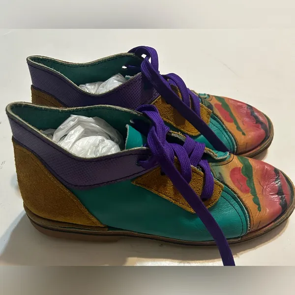 Vibram Colorful Artistic Sneakers with Purple Laces size 8 - Image 2