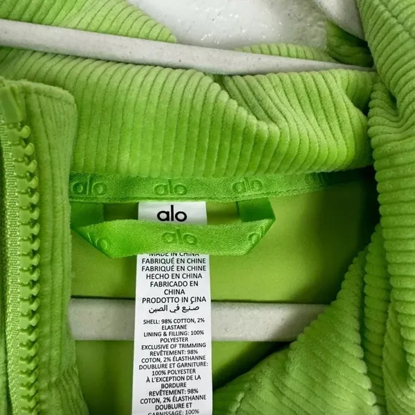 Alo Yoga Corduroy Stage Puffer in Celery Green Unisex Cotton Blend Size XXL - Image 5