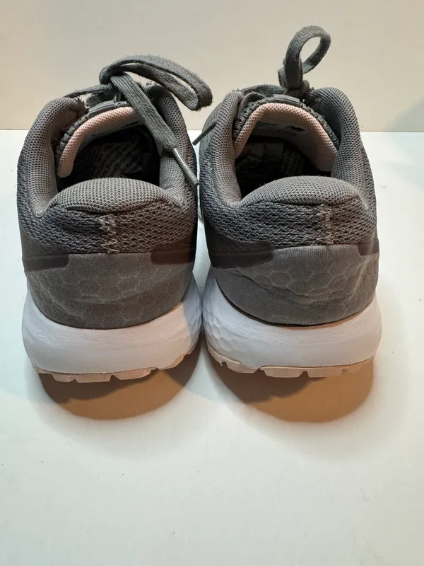 New Balance Womens 520 Cross Trainers Size 7 - Image 4