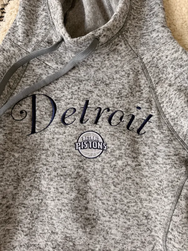 Antigua Detroit Pistons hoodie - Image 2
