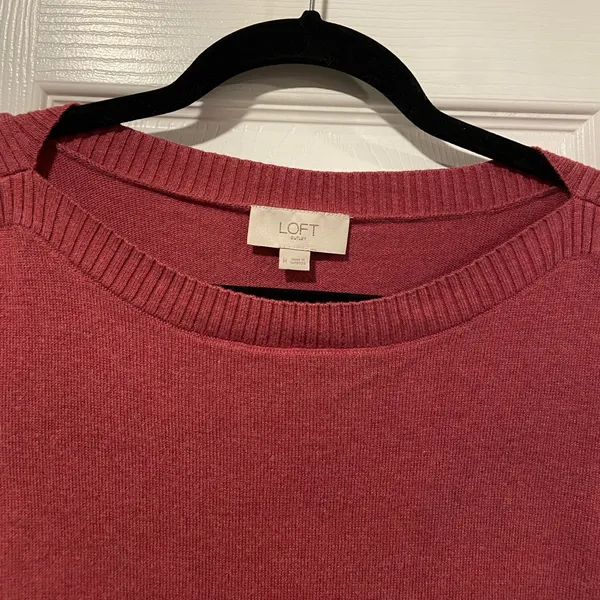 Loft Size M Burgundy Boat Neck 3/4 Sleeve Pullover Knit Top Split Hem Sweater - Image 2