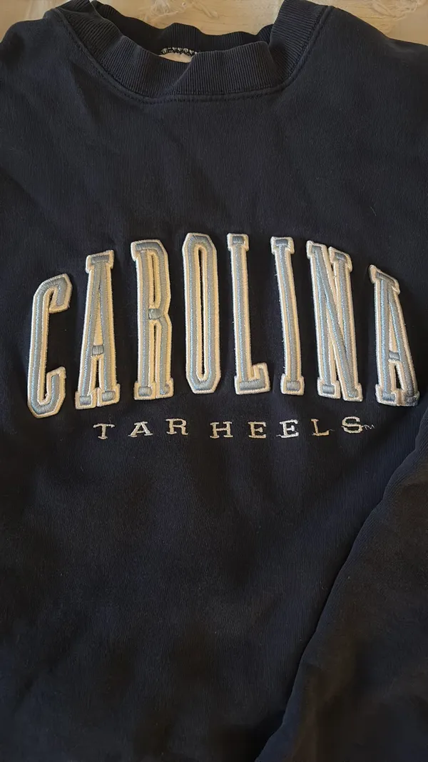 CAROLINA Tar Heels crewneck - Image 3