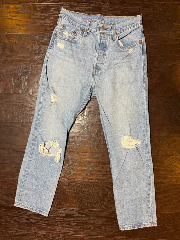 Levi’s 501 Straight Leg Distressed Light Wash Jeans High Rise Button Fly W25 L26 - Image 2