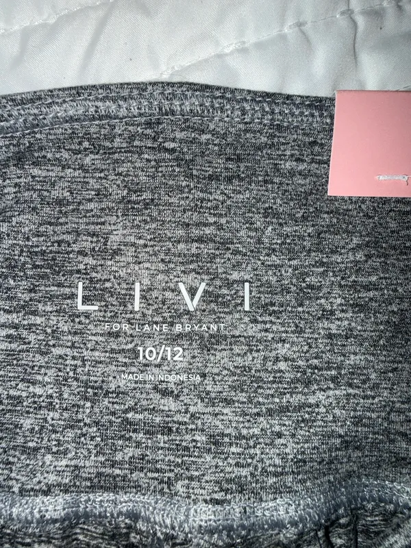 Livi NWT Lane Bryant wide leg capri - Image 6