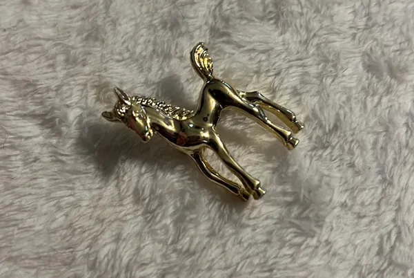 Vintage Horse Brooch Gold - Image 3