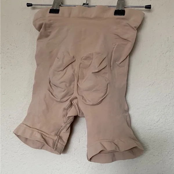 SKIMS Seamless Sculpt Mid Thigh Short compression nude sand shape wear NWOT Sz L - Image 8