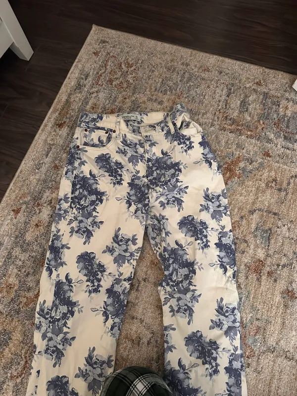 Abercrombie Jeans - Image 4