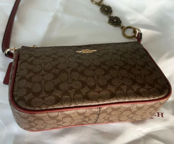 Coach Shoulder Bag With Flower Chain Extender  - Image 6