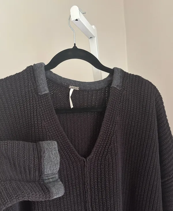 Free People Black Take Over Me Cozy Black Oversized V-Neck Sweater Size Small - Image 4