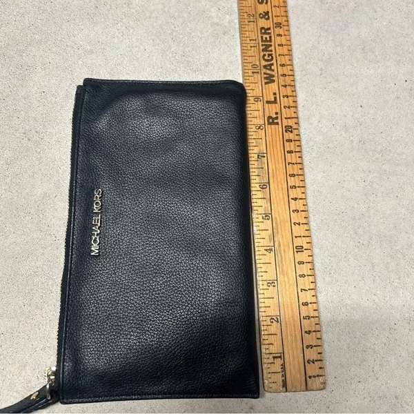 MICHAEL KORS Jet Set Black Large Zip Logo Pouch Clutch Luxury Pebbled Leather - Image 10