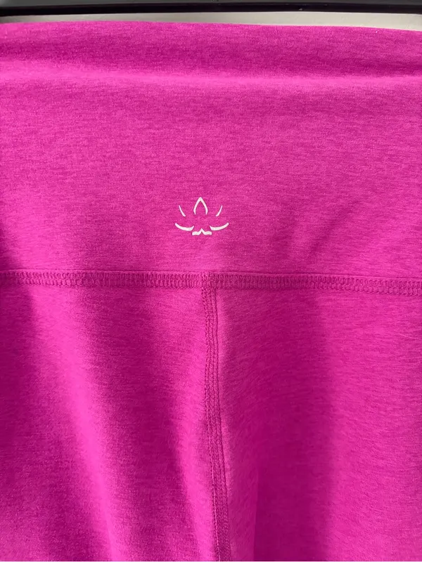 Beyond Yoga Caught in the Midi High Waist Leggings Berry Bliss Heather Seasonal - Image 3