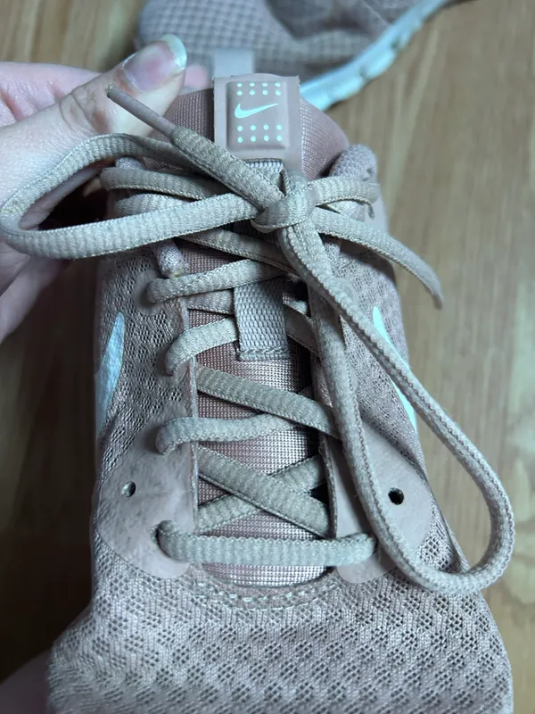 Nike Air Tennis Shoes - Image 3