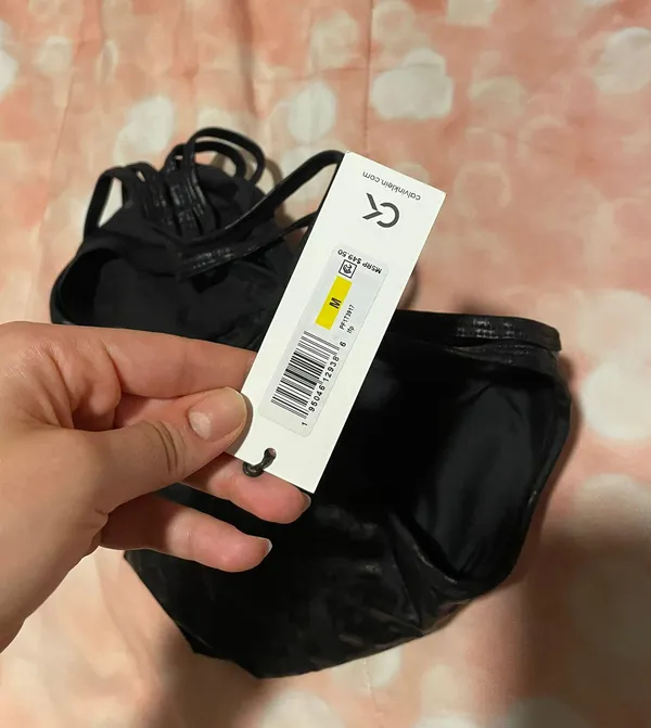 Calvin Klein performance crop top built in bra - Image 4