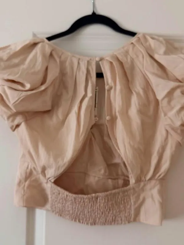 Women's Peach Short-Sleeve Sweetheart Crop Top - Image 3