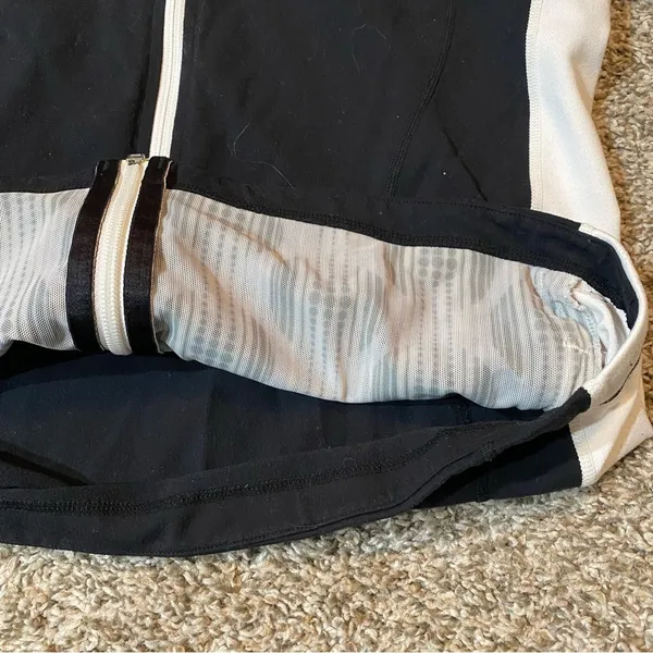 Lululemon Activewear Zipper Top Size 2 - Image 5