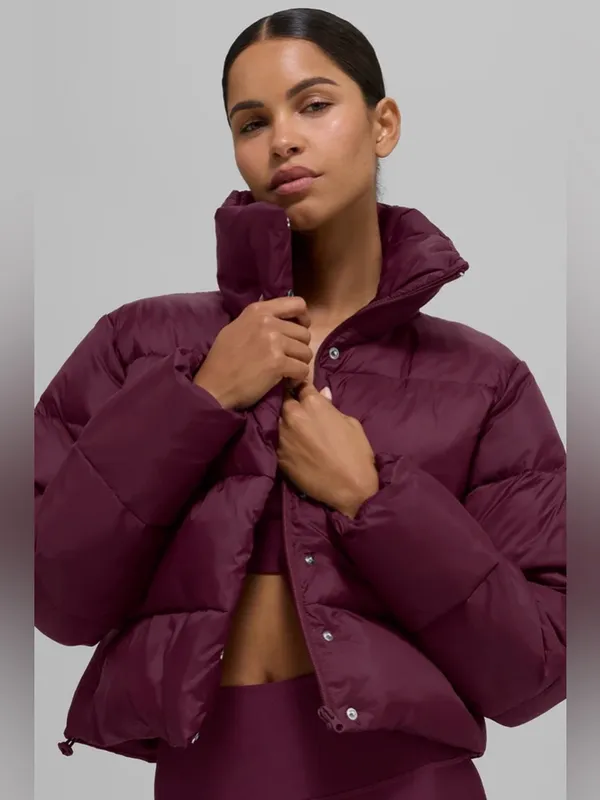 ALO Yoga NWT Gold Rush Puffer Jacket Burgundy with Zipper pockets Size S - Image 3