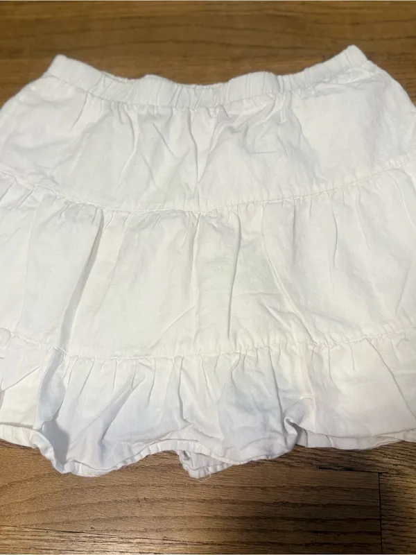 Bershka White Ruffled Mini Skirt Size Medium - Image 4