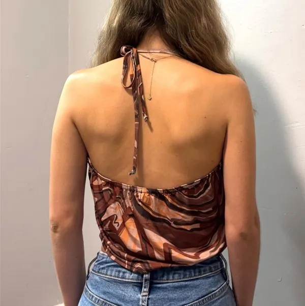 Pretty Little Thing Brown Cropped Tank Top - Image 3