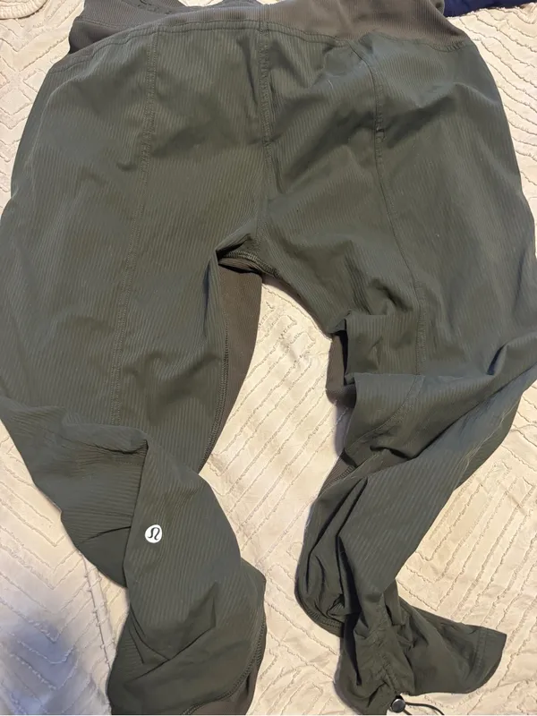 Lululemon dance studio mid rise crop pants - Image 5