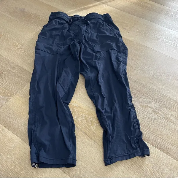 Lululemon Dance Studio Crop *25" - Image 2