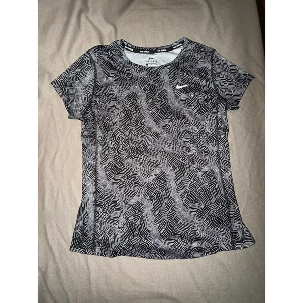 Nike Womens Dri-FIT Running Shirt Black White Wavy Graphic Tee Medium - Image 2