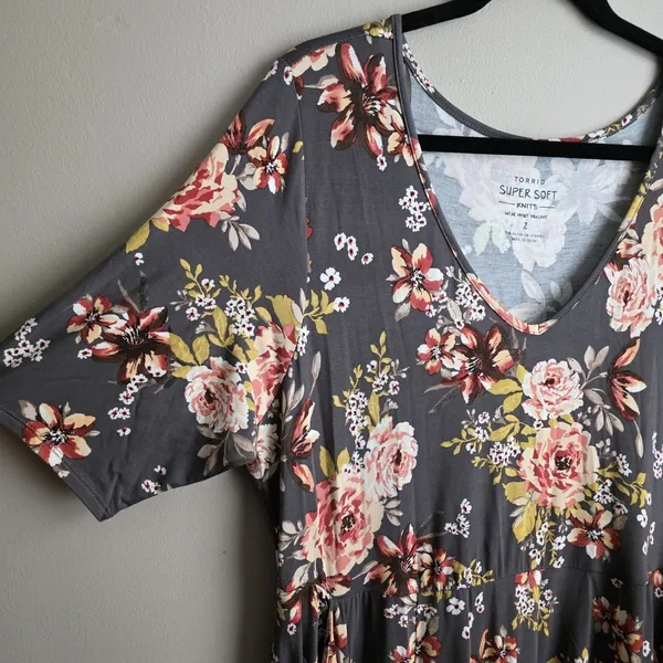 Torrid Super Soft Mini Skater Dress Gray Pink Floral Size 2 2X Pockets - Image 8