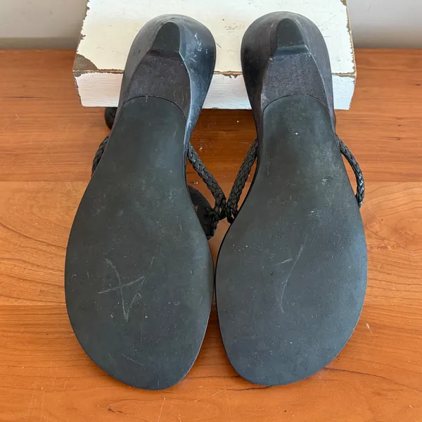 Nine West Hemi Black Leather Braided Medallion Kitten Wedge Sandals 8.5M - Image 7