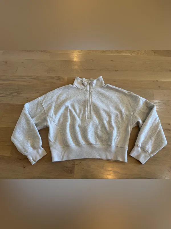 Abercrombie & Fitch Soft Max Essentials half zip cropped sweatshirt gray small - Image 5