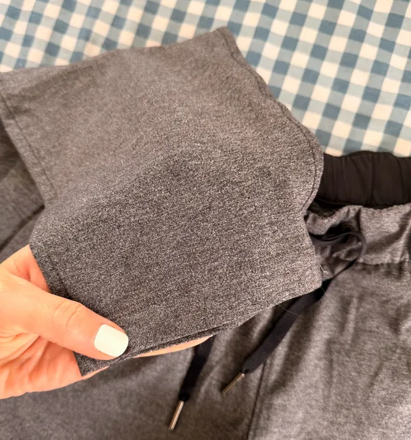Lululemon Cropped Joggers - Image 4