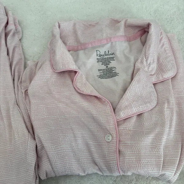 Roudelain Women's Notched-Collar Cropped Pajama Set size M - Image 3
