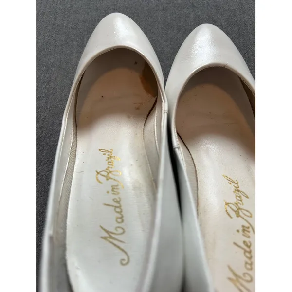 Vintage Made in Brazil Cream Leather Pointed Toe Kitten Heel Pumps Size 4 - Image 3