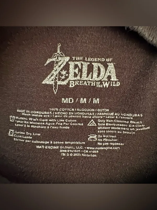 Nintendo Women’s Legend of Zelda Breath of the Wild Graphic Tee Black Medium - Image 4