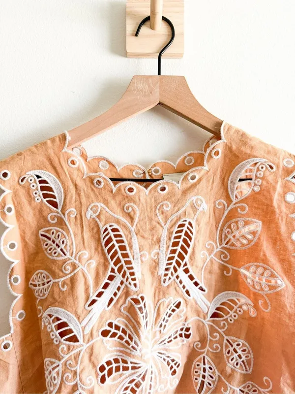 Farm Rio Sand Richilieu Embroidery Sleeveless Crop Top Size M - Image 3