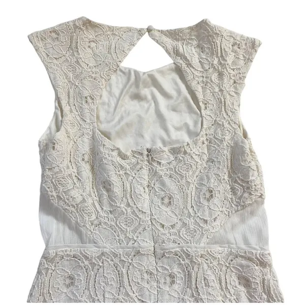 Kimchi Blue Ivory Floral Lace Fit and Flare Mini Dress Back‎ Keyhole Size 4 - Image 10