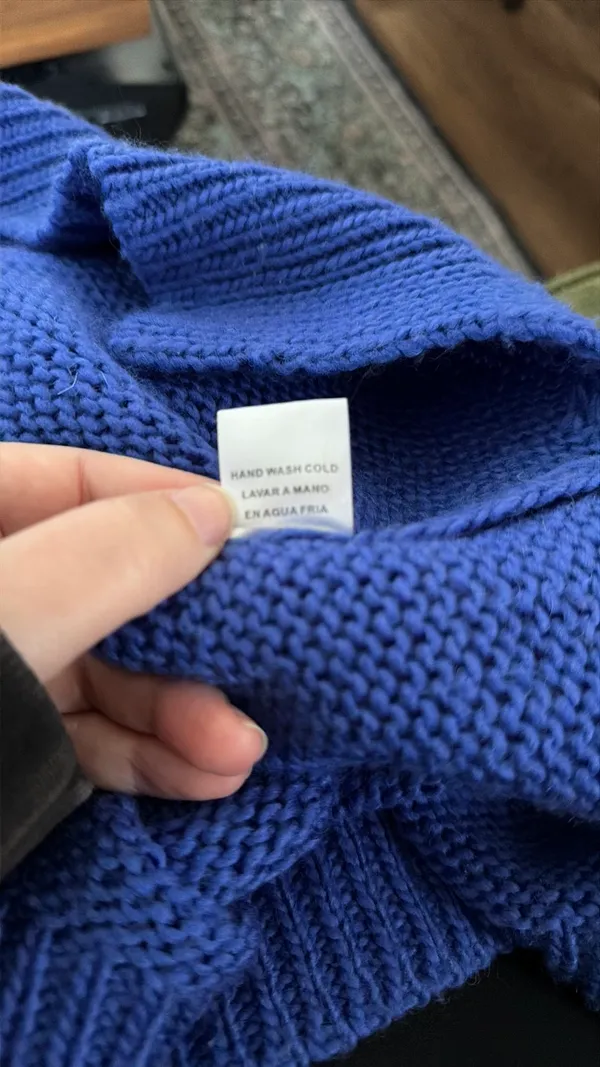 Cobalt blue knit sweater - Image 9