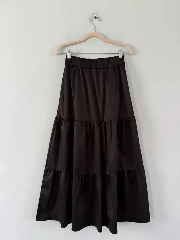 Pearl Pagoda Tiered Black Preppy‎ Maxi Skirt - Image 3