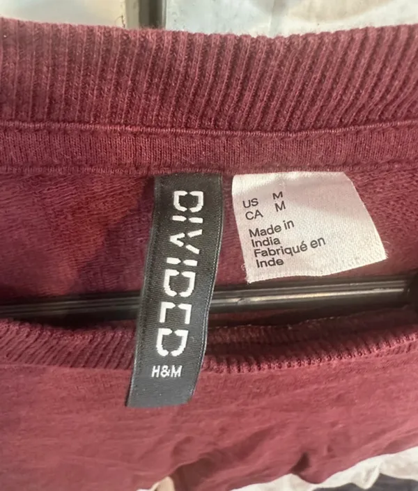 h&m crewneck  - Image 3