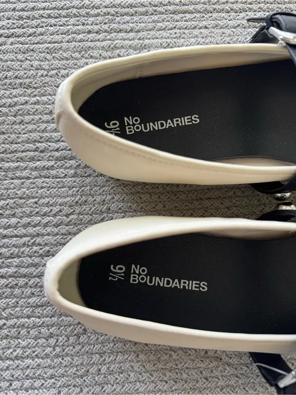 No Boundaries Ivory Cream Mary Jane Flats with Black Studded Strap Sz 9.5 - Image 5