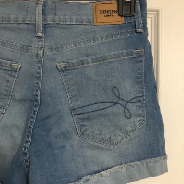 Denizen Levi’s cut off cuffed jean shorts women’s 26” waist high rise shortie‎ - Image 9
