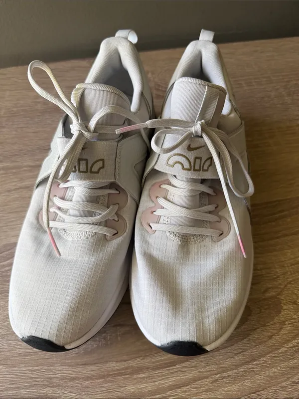 Nike Women’s Airmax Slip-On Sneakers in Ivory with Rose Accents 7.5 Preowned - Image 11