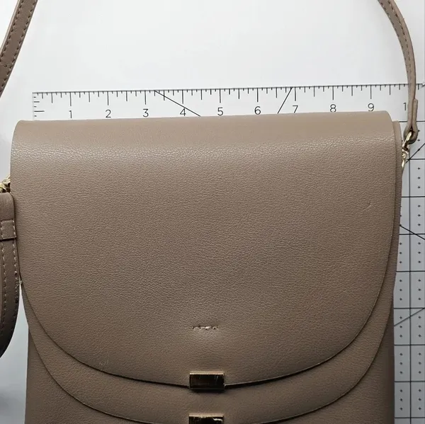Crossbody Tan - Image 4