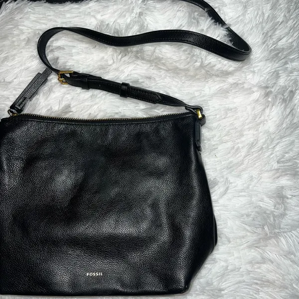 Fossil Black Leather Shoulder Bag with Long Adjustable Strap - Image 2
