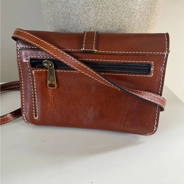 Patricia Nash Brown Leather Crossbody Bag with Buckle Detail - Image 3
