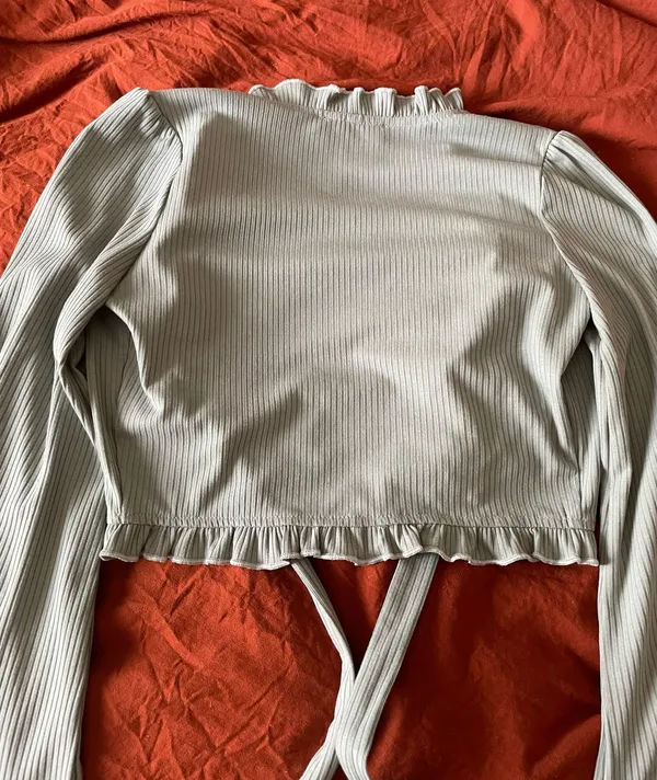 Trendy Crop Top - Image 4