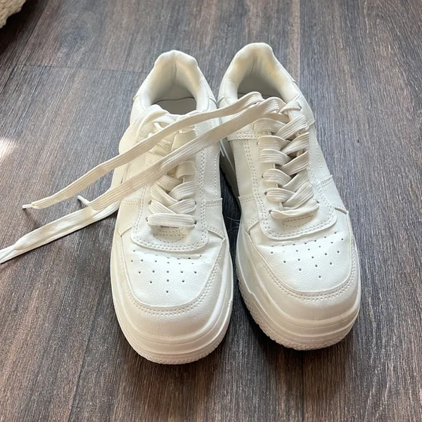 Berksha White Sneakers - Image 2